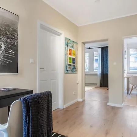 Апартаменты Renovated Flat In Trendy Quarter *
