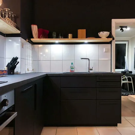 Апартаменты Renovated Flat In Trendy Quarter *