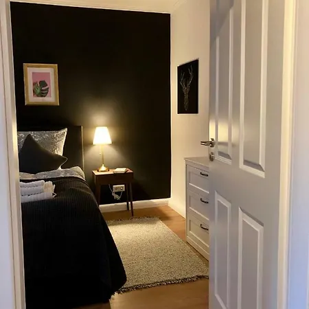 Renovated Flat In Trendy Quarter Апартаменты *