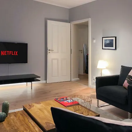 Renovated Flat In Trendy Quarter *