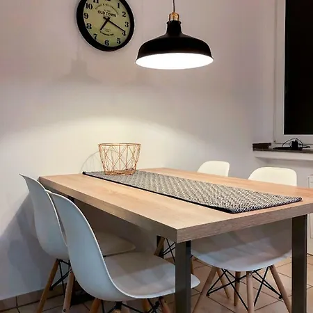Renovated Flat In Trendy Quarter Дюссельдорф
