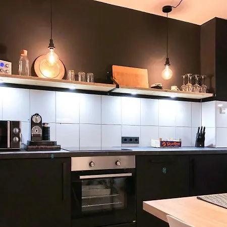 Renovated Flat In Trendy Quarter