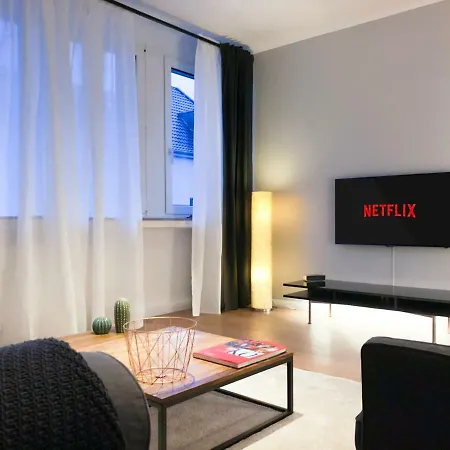 Renovated Flat In Trendy Quarter Апартаменты *