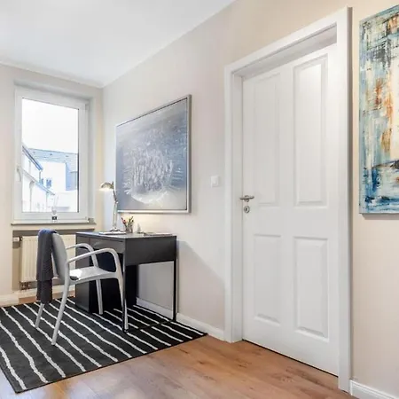 Renovated Flat In Trendy Quarter Düsseldorf