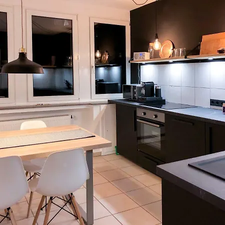 Renovated Flat In Trendy Quarter Düsseldorf